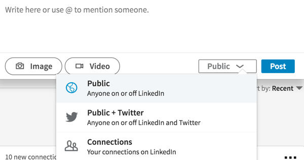 För att göra ett LinkedIn-inlägg synligt för vem som helst väljer du Public i listrutan.