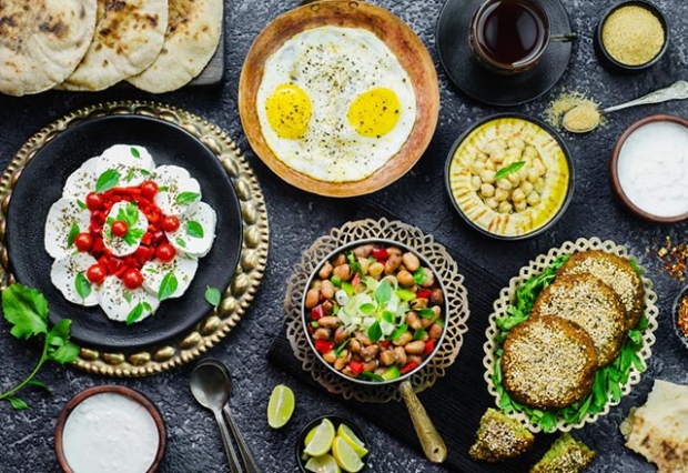 För att inte vara hungrig förrän iftar, vad man ska äta och vad man ska äta på sahur? Sahur misstag