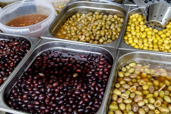 Tricks som göras på gröna oliver