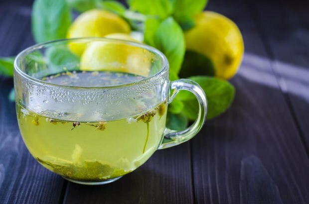grönt te citron mineralvatten botemedel
