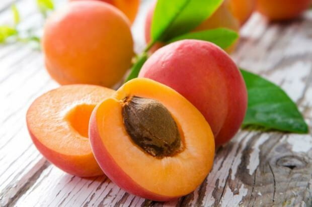 Vilka är fördelarna med att äta aprikos på tom mage? Bantning med aprikosformte