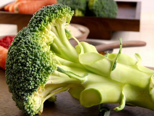 Vilka är fördelarna med broccoli? Vad är broccoli bra för? Vad gör broccoli juice?