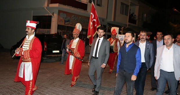 Borgmästare i Nevşehir lyfte folket med teamet av mehter