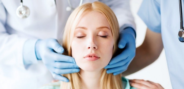 Vad är ansiktsförlamning? Vilka är symtomen på ansiktsförlamning? Hur behandlas ansiktsförlamning?