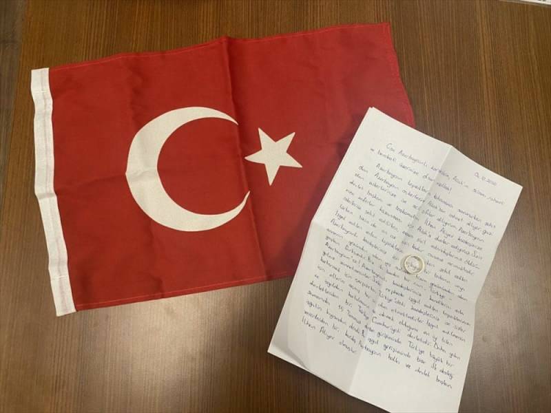 Lärarpar skickade förlovningsring för att stödja Azerbajdzjan