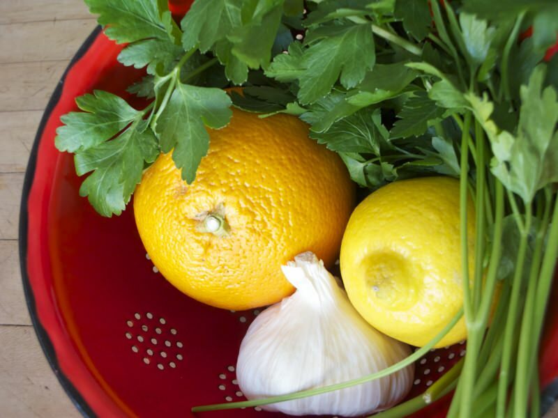 Hur bota persilja citron och vitlök?