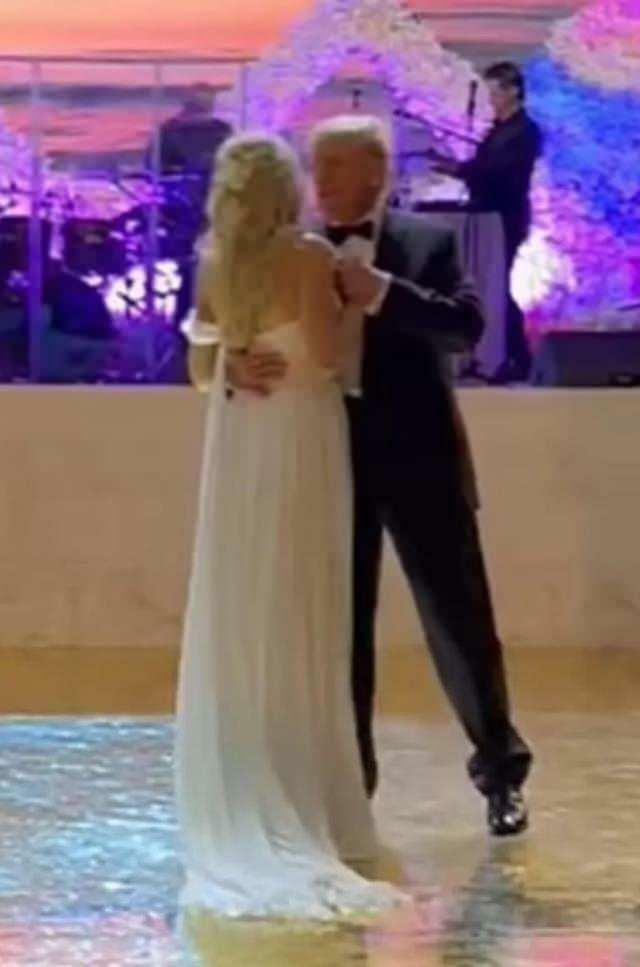 Tiffany dansade med sin pappa