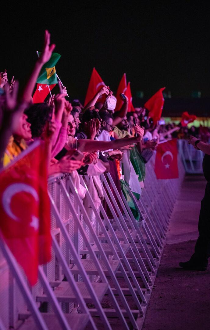 Zeynep Bastik träffade sina fans i Qatar