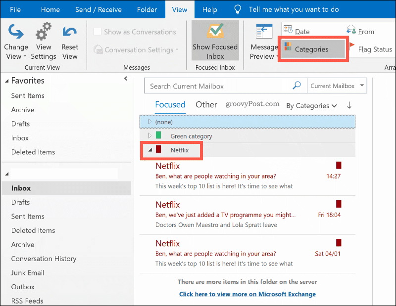 E-postmeddelanden sorterade efter färgkategori i Outlook
