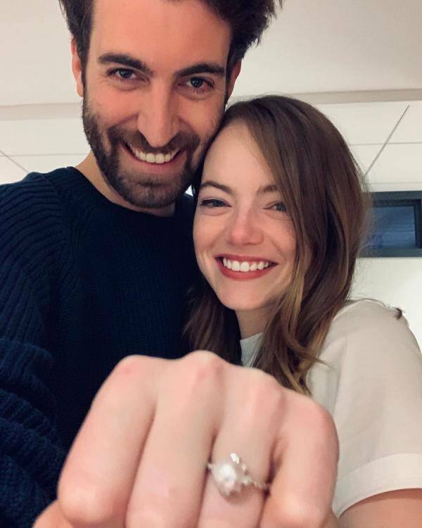 Emma Stone är förlovad
