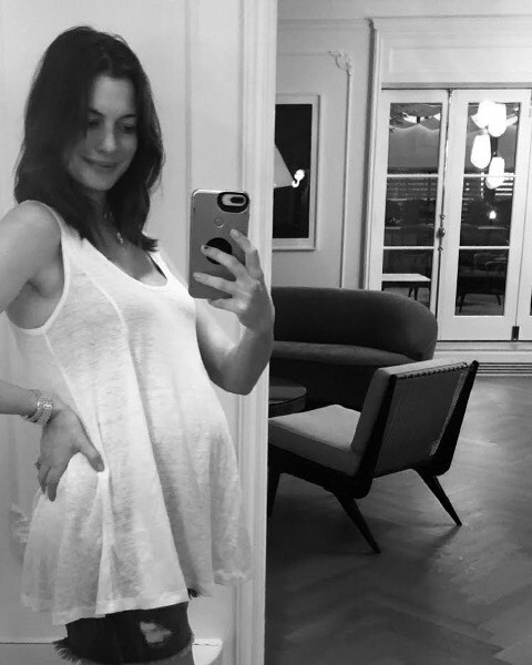 Anne Hathaway gravid för andra gången