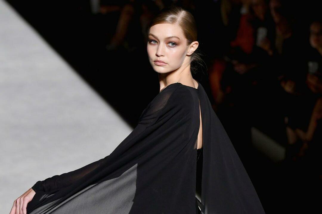 Skönhetsjätten Estée Lauder Companies slår sig samman med ett USA-baserat modemärke