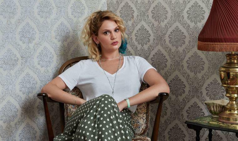 Farah Zeynep Abdullah som Bihter