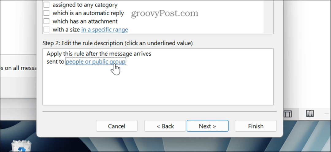 Hur man automatiskt vidarebefordrar e-post från Outlook