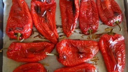 Hur man skalar rostad paprika? 
