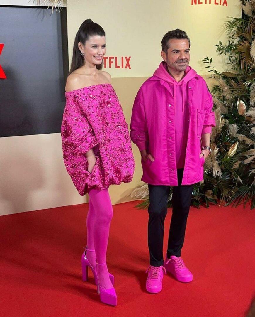 Beren Saat och Kenan Doğulu skakade sociala medier med sin rosa kombination