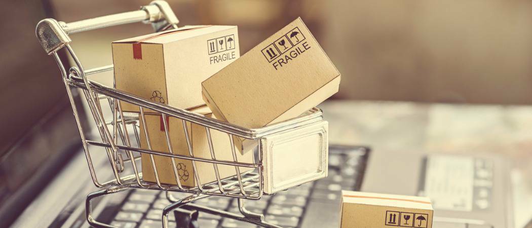 Varför skickar Amazon små föremål i stora lådor?