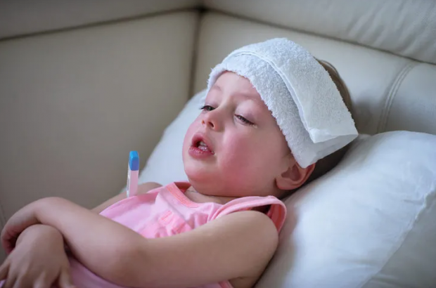 Vad man ska göra med barnet som har feber