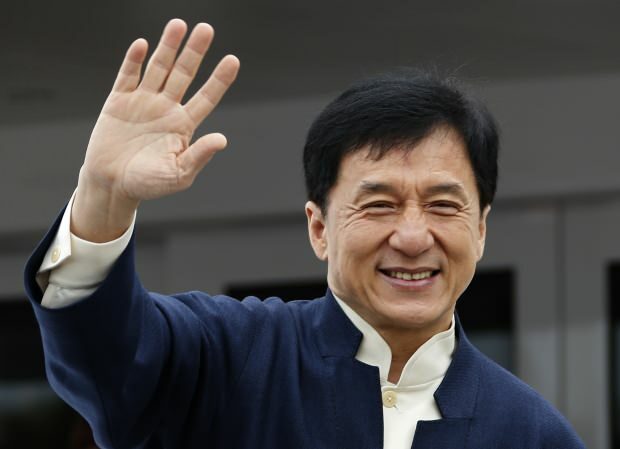 Den berömda skådespelerskan Jackie Chan påstås i karantän från coronavirus! Vem är Jackie Chan?