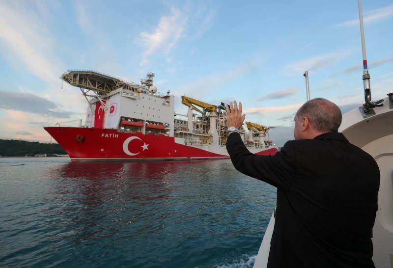 Erövningsfartyg som hittar naturgasreserver i Svarta havet 