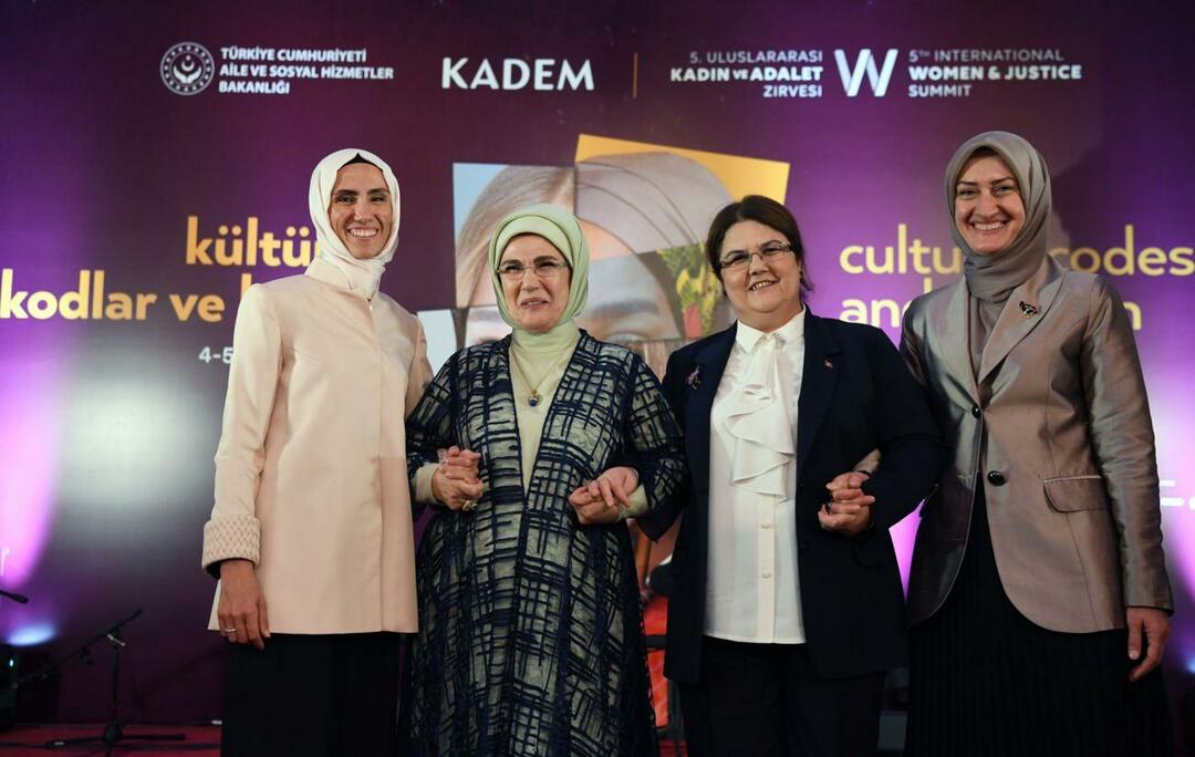 First Lady Erdoğan träffade Kaoutar Krikou, Algeriets minister för nationell solidaritet, familj och kvinnors status.