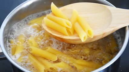 Hur utvärderas pastasaft? 3 sätt att utvärdera och inte spilla pastasaften