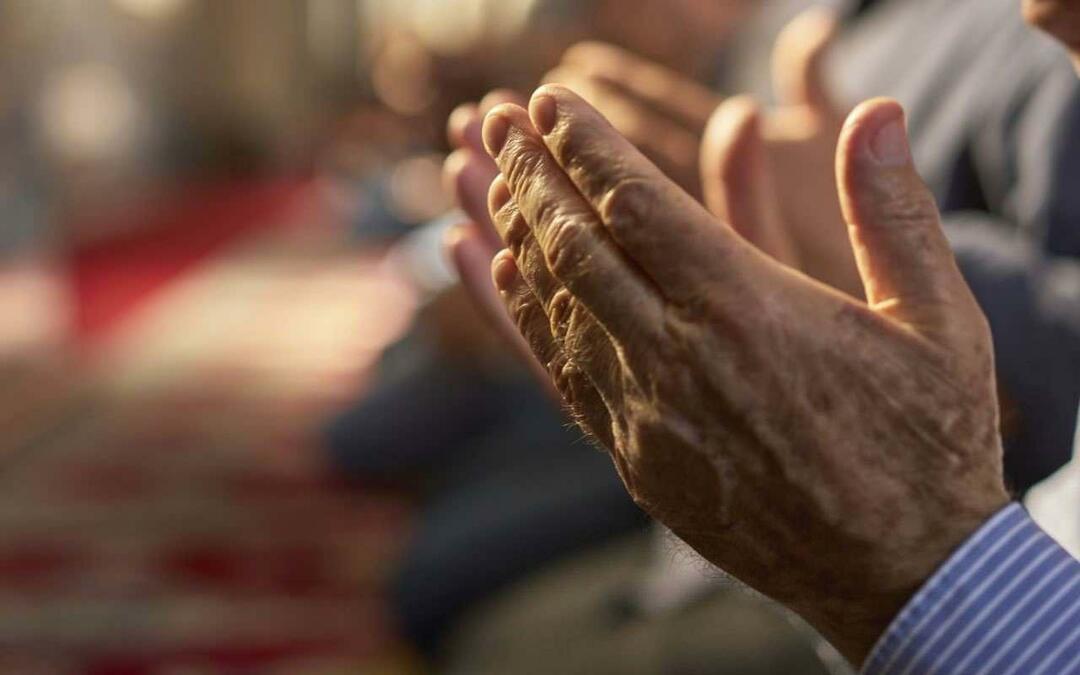 Öppnade händer för bön