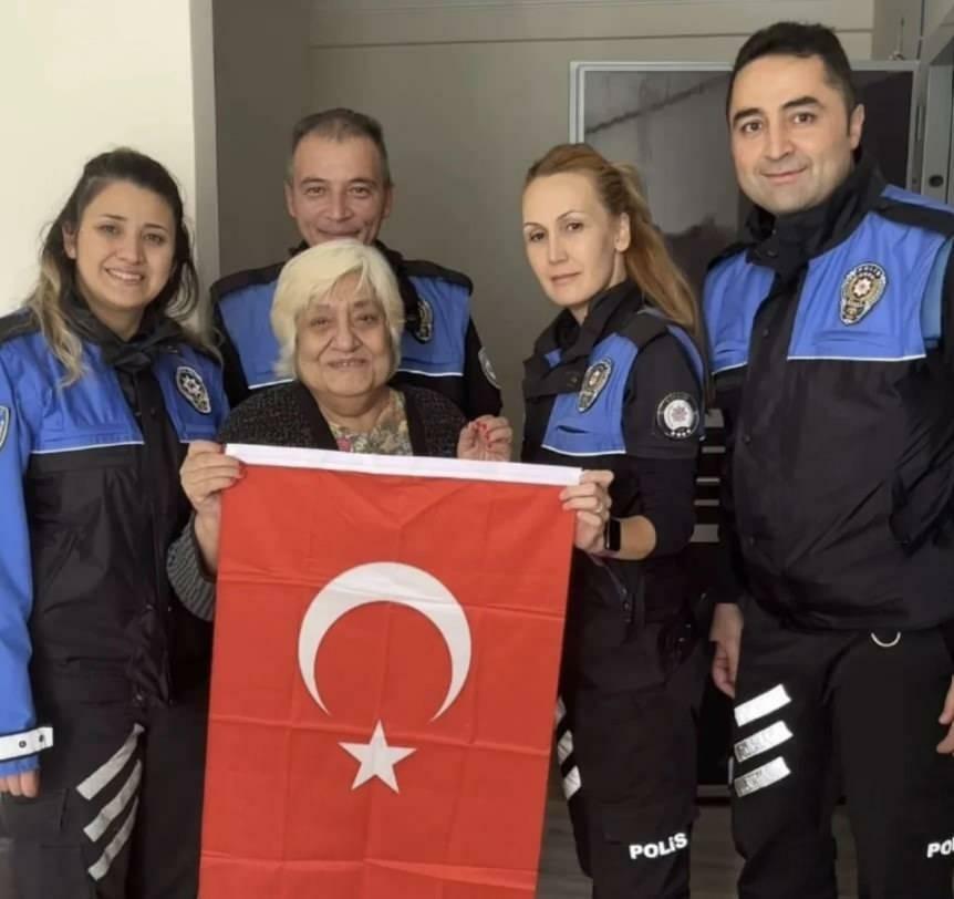 Överraskning av Nazan Çim och polisteam