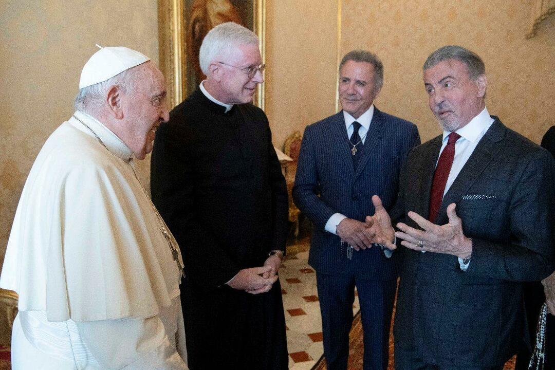 Sylvester Stallone besökte påven Franciskus med sin familj