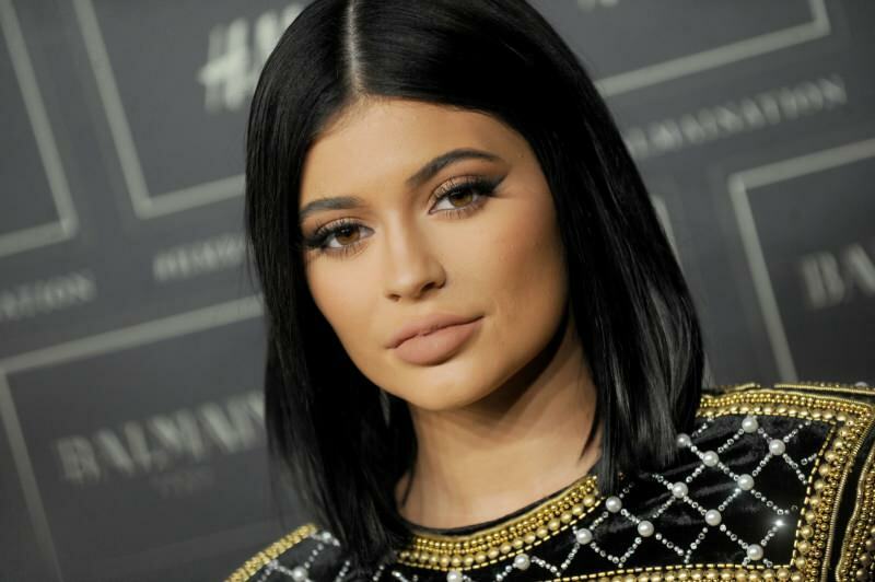 Skandalöst drag från Kylie Jenner! Lanserar donation för känd make-up artist som hade en olycka