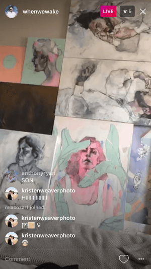 Konstnärsprofilen whenwewake använde Instagram live för att ge en smygtitt på några av hans nya målningar.
