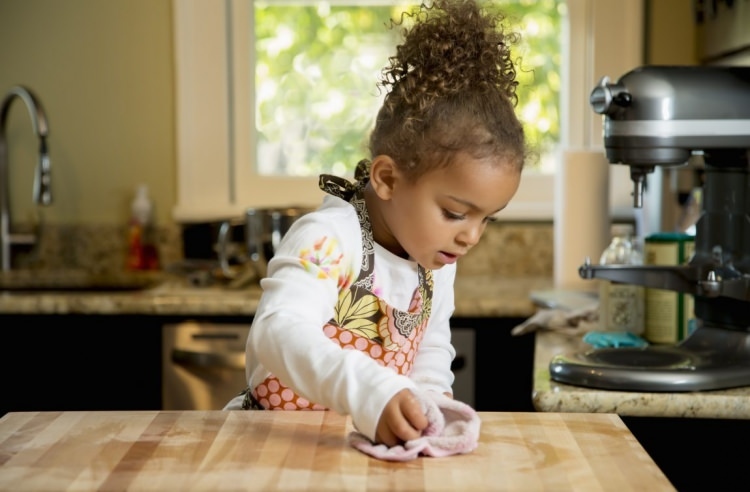 Vilka hushållssysslor kan barn göra?