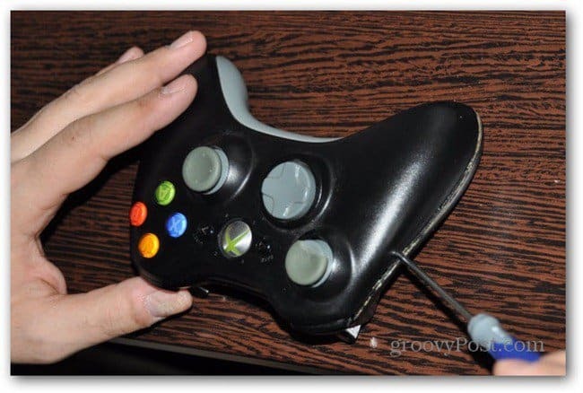 Byt Xbox 360-controllers analoga miniatyrbilder och dela kontrollväskan från varandra