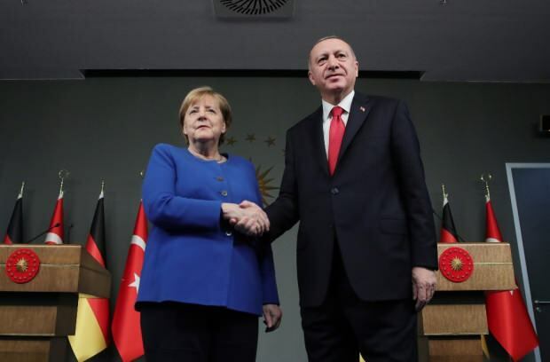 Istanbul-kanslern Angela Merkels Istanbul-aktie skakade sociala medier!