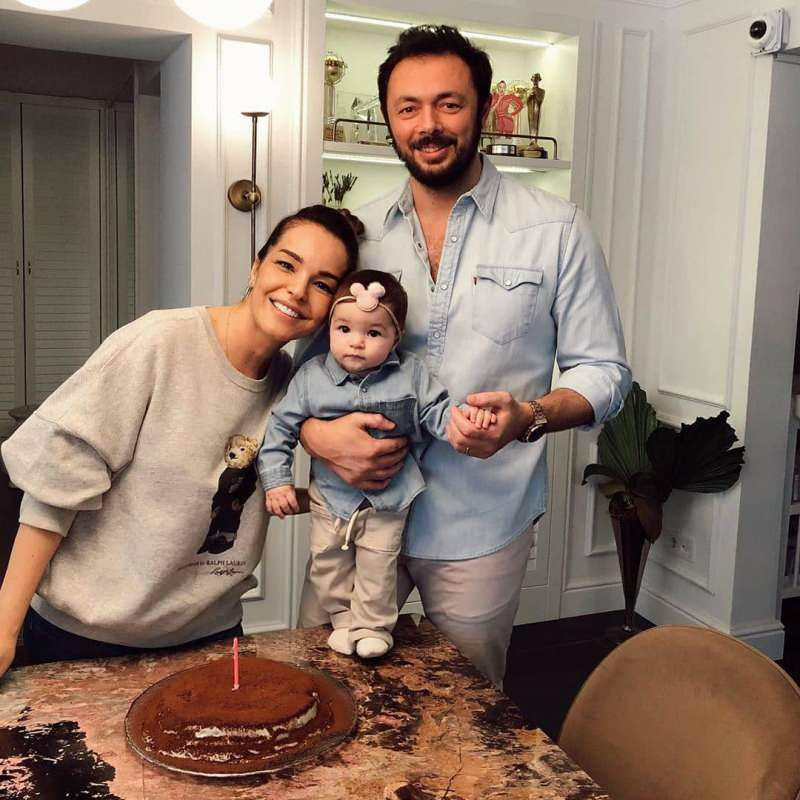 Bengü gjorde en videodelning med sin dotter för första gången för att fira sin nya tid!