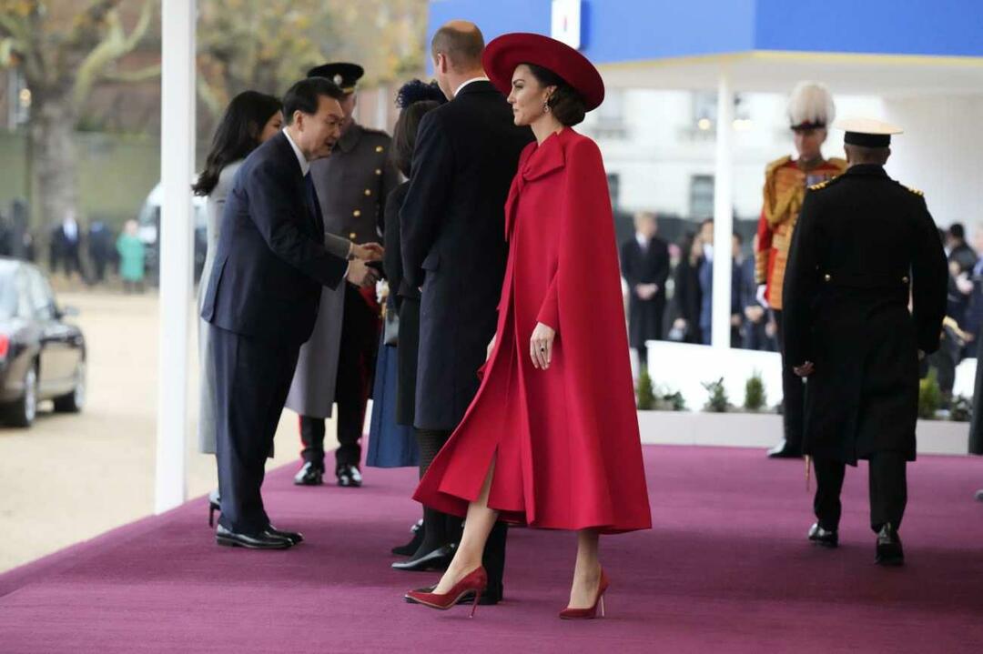 Kate Middleton röd klänning