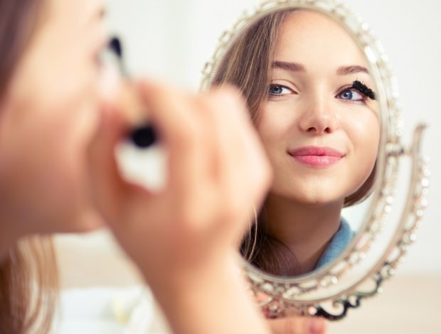 Hur man applicerar makeup på trött hud