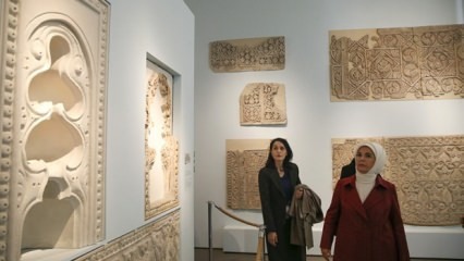 First Lady Erdoğan besökte Bergama Museum