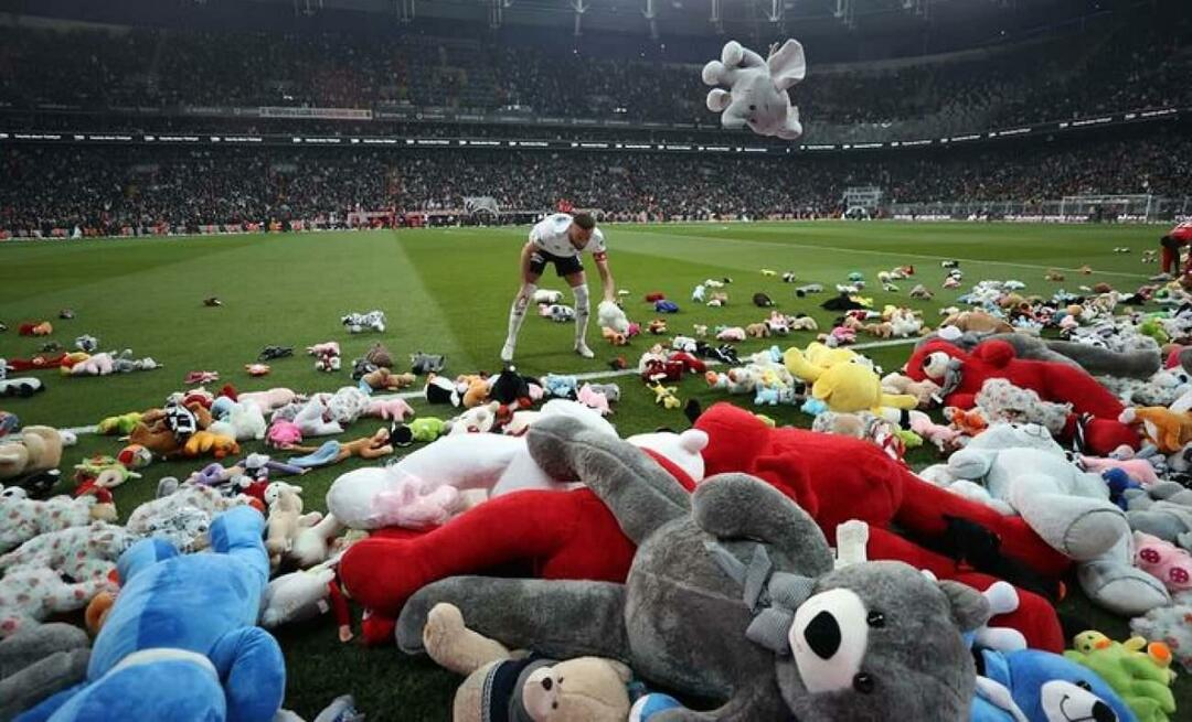 Meningsfullt drag från Beşiktaş-fans! De kastade leksaker på planen för jordbävningsoffer