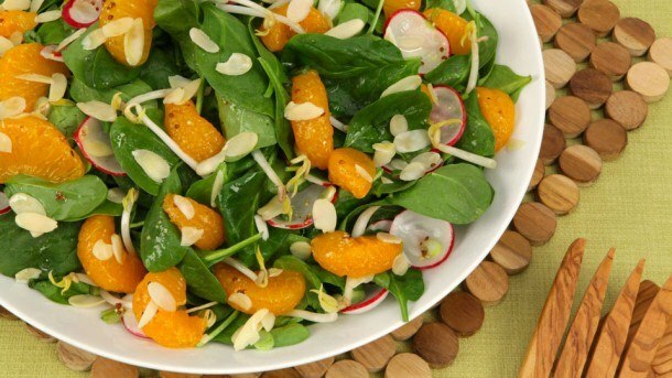 spenatsallad med mandarin