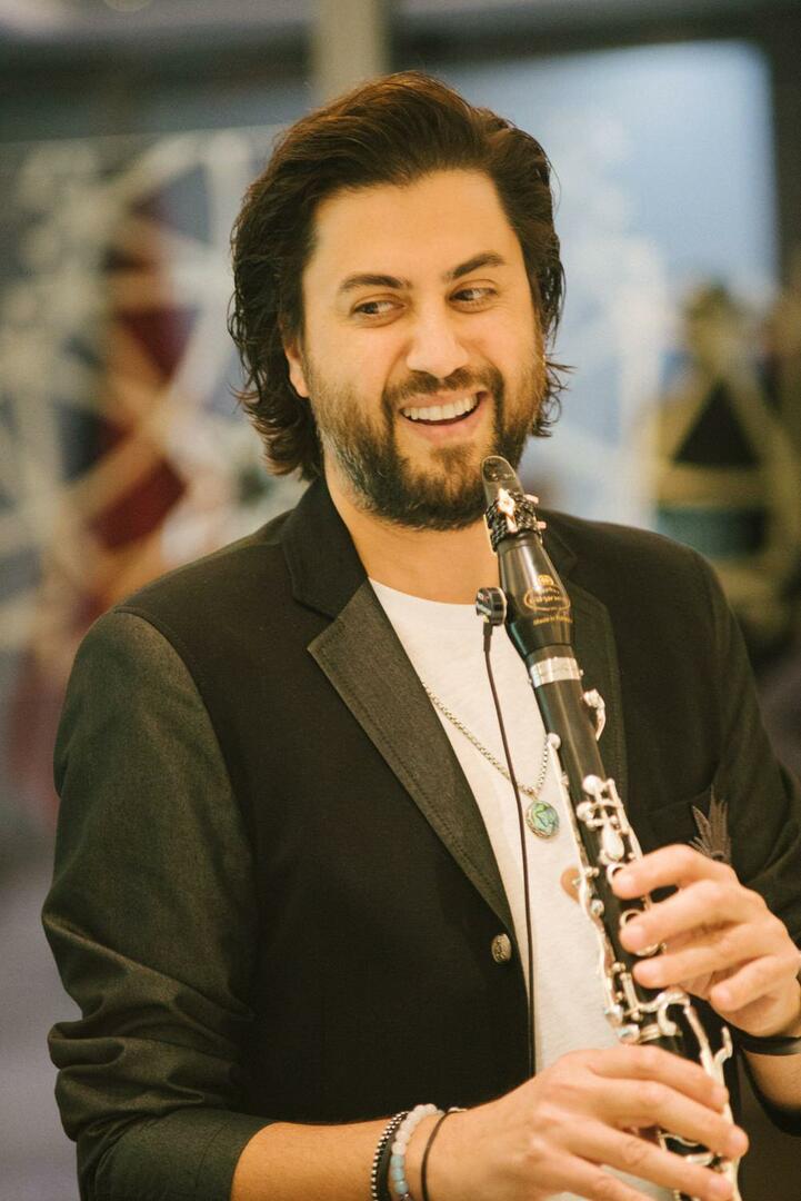 Serkan Çağrı skapade vind av turkisk musik i Amerika