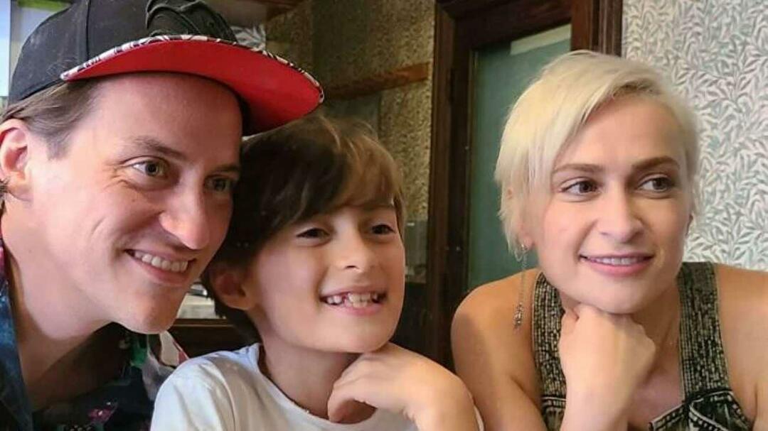 Halyna Hutchins med sin man Matthew Hutchins och deras son