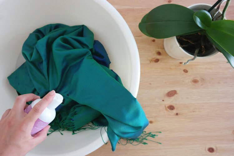 Hur man rengör silkesjalar / halsdukar hemma?