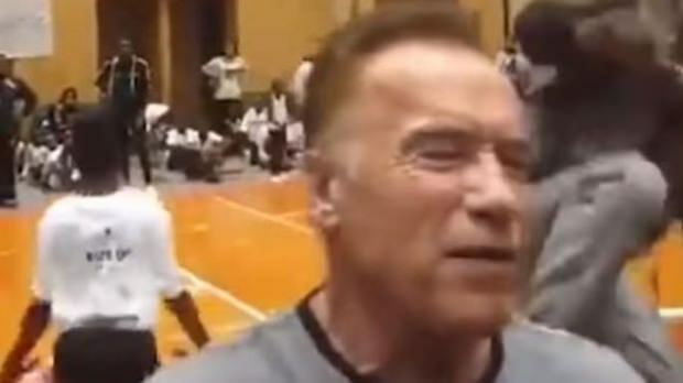 Arnold Schwarzenegger sparkar