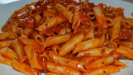 Hur man gör pasta med tomatpuré? Tricket att göra tomatpuré