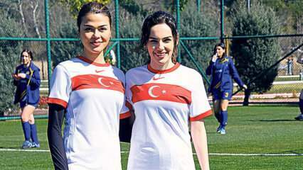 Yağmur Tanrısevsin och Aslıhan Karalar spelade en speciell match med kvinnans fotbollslandslag!