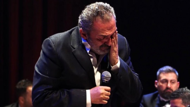 Yavuz Bingöl kunde inte kontrollera sina tårar på scenen