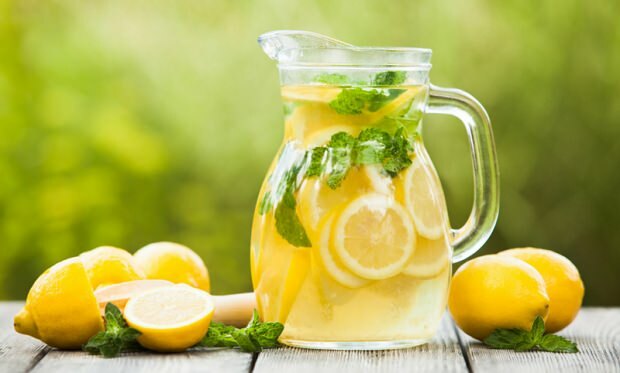 Hur man gör limonad hemma? 3 liters limonadrecept från 1 citron