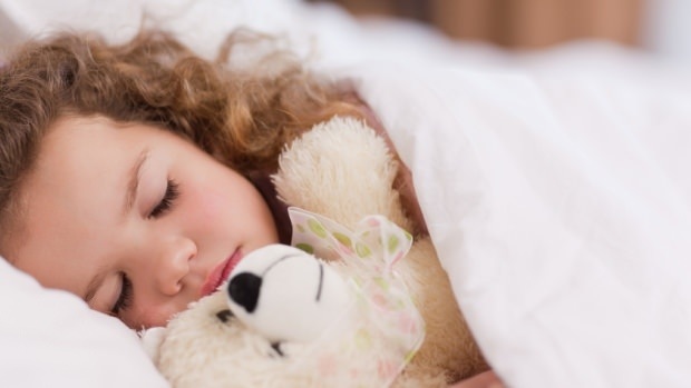 När ska barn sova ensamma?