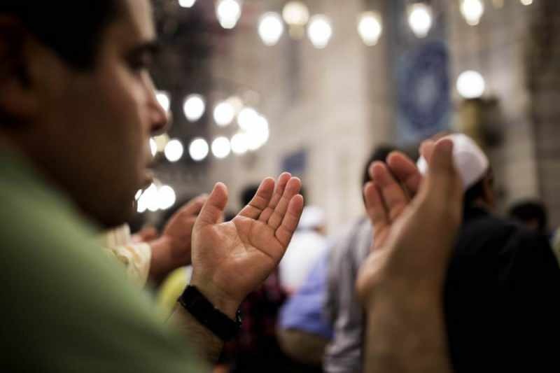 Bön mellan azan och kamet! Vad är tillfällebönen? Bön att läsas efter att Adhan har läst